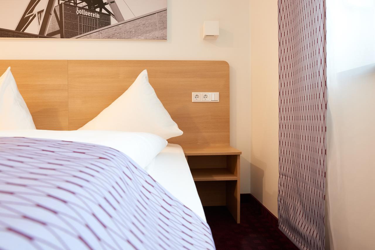แม็คดรีม โฮเทล เอสเซิน Hotel เอสเซน ภายนอก รูปภาพ